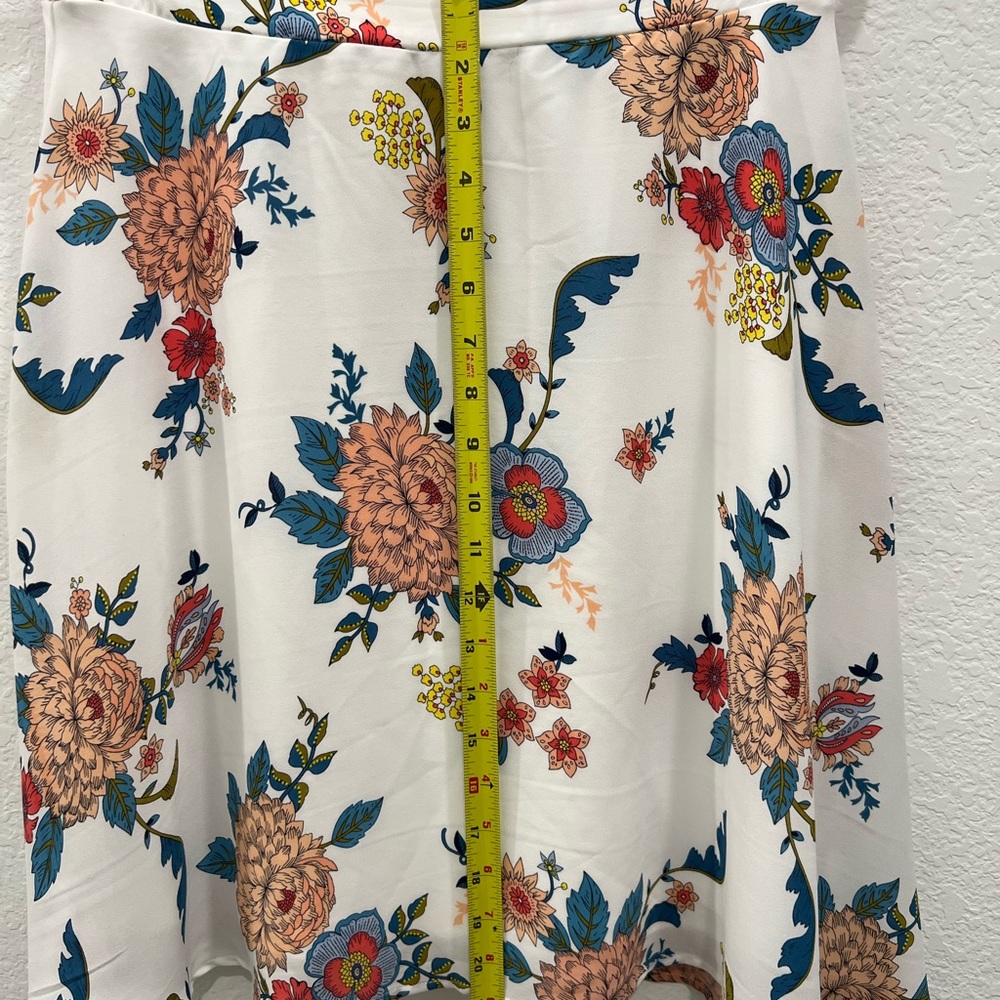 Philosophy white background airy floral print‎ skirt Size L - Picture 5 of 6